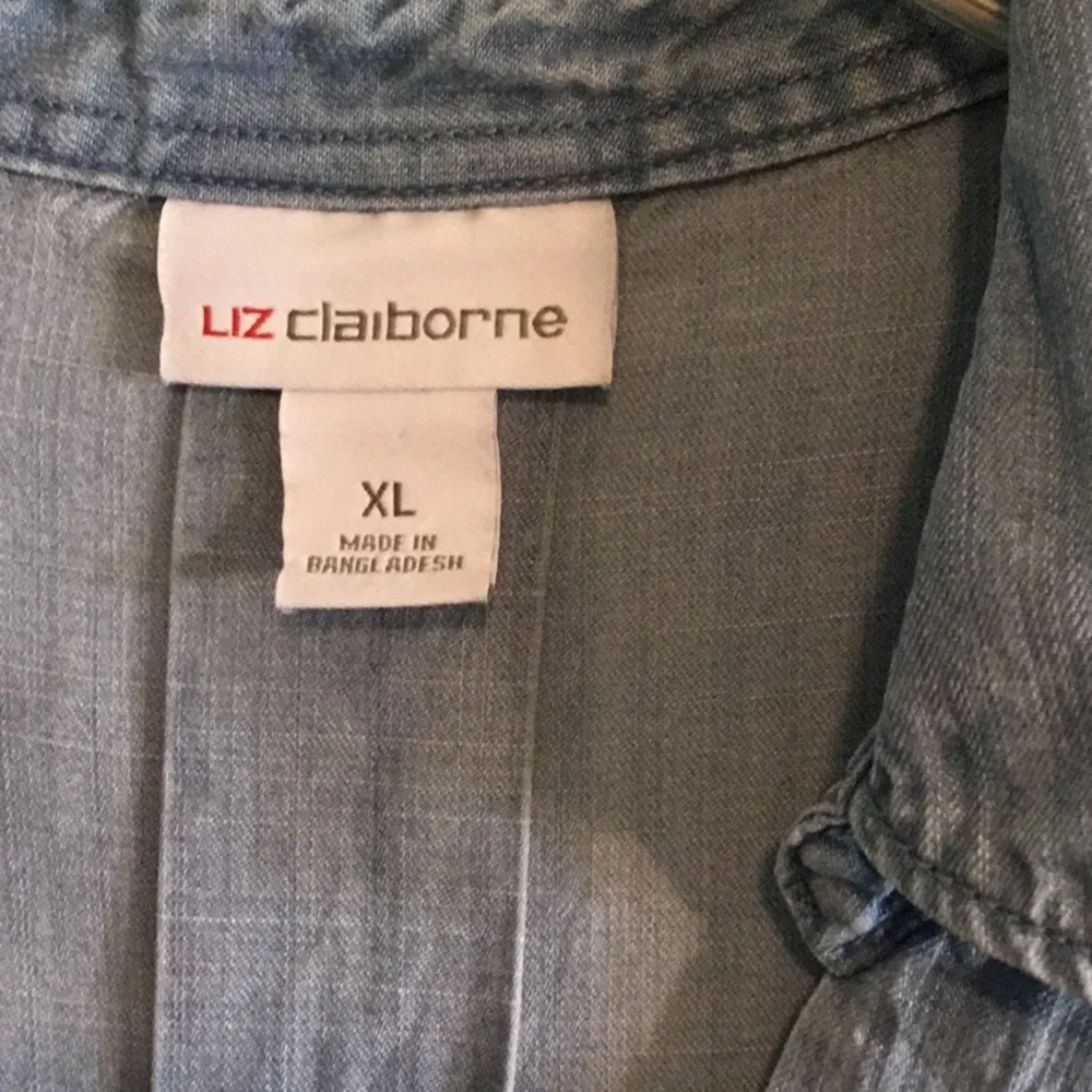 Liz Claiborne Chambray V-Neck Roll-Tab Tunic in Light Blue - Picture 2 of 5